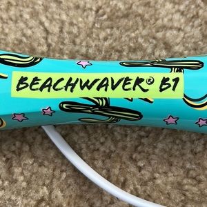 Beachwaver curling iron